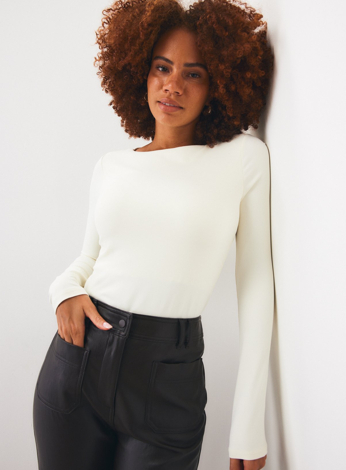Slash Neck Long-Sleeved Top 