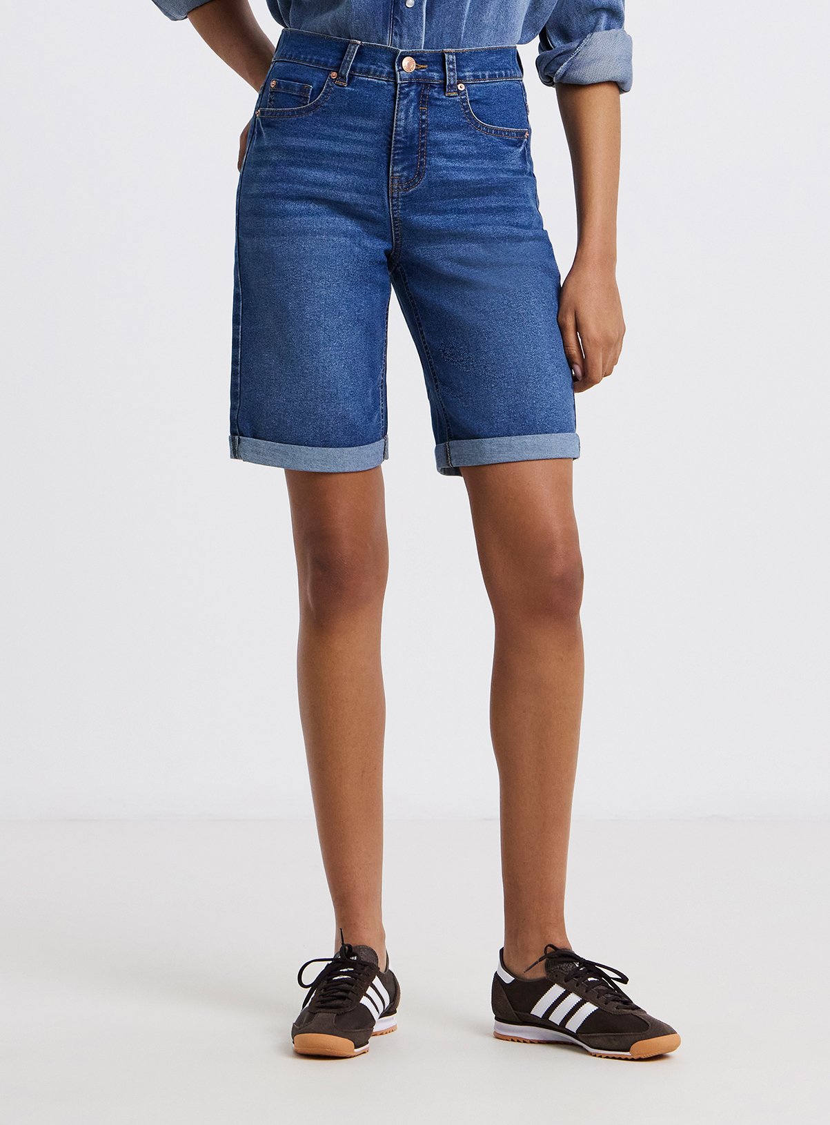 SIMPLY BE Mid Wash 24/7 Knee Short 16