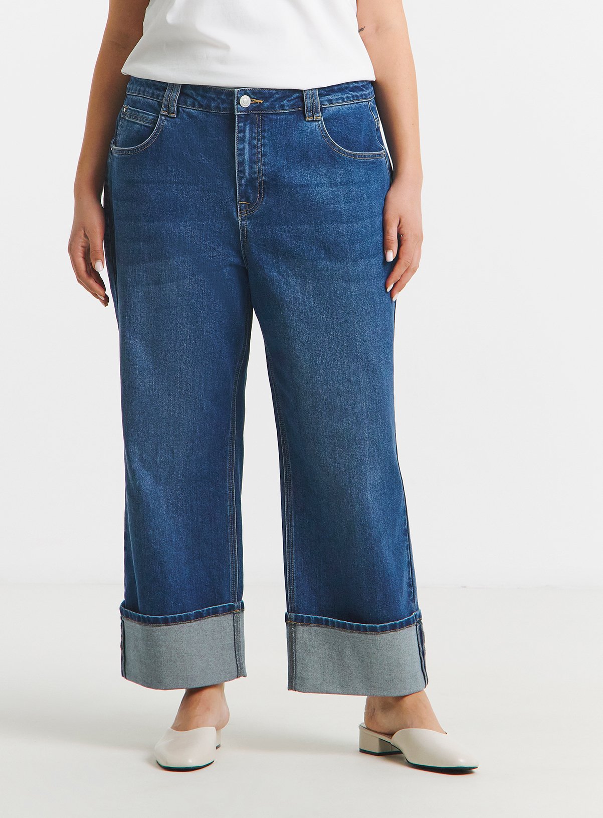 SIMPLY BE  Mid Wash Cropped Straight Leg Jeans 