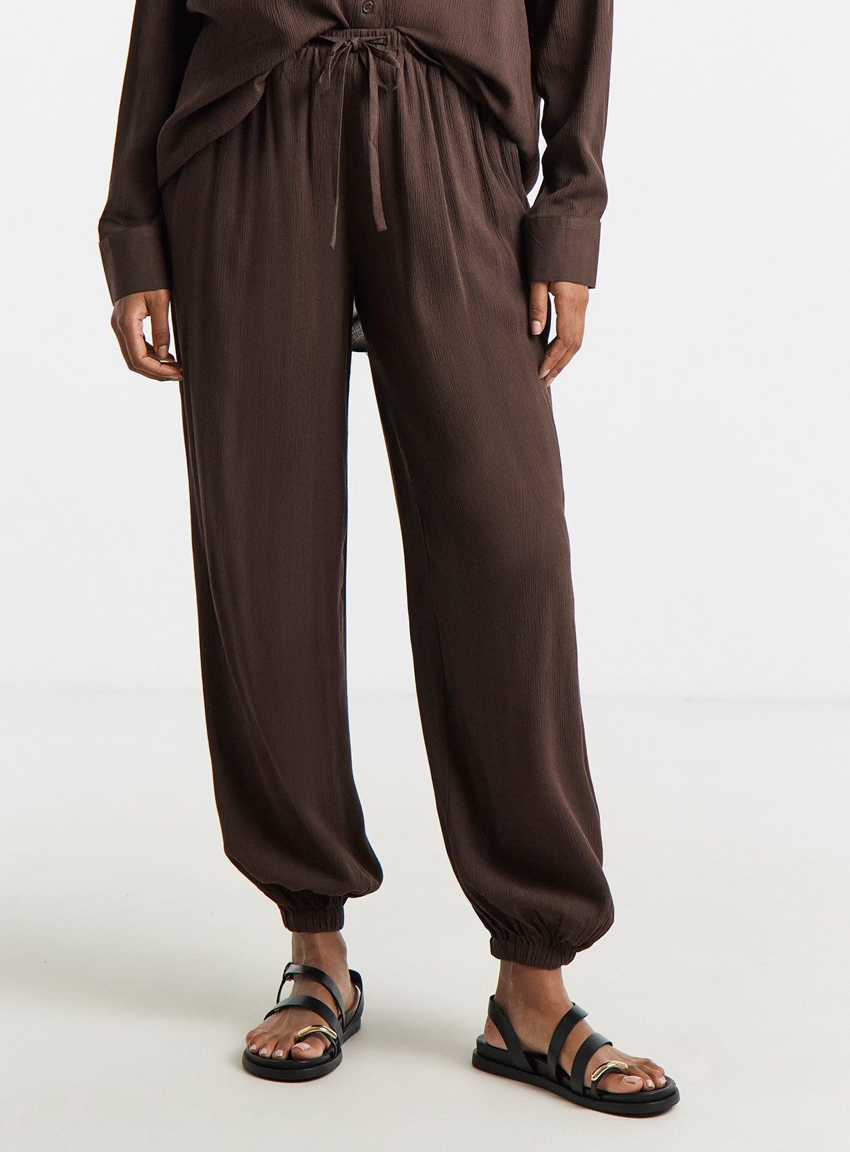 SIMPLY BE  Chocolate Crinkle Balloon Trouser 