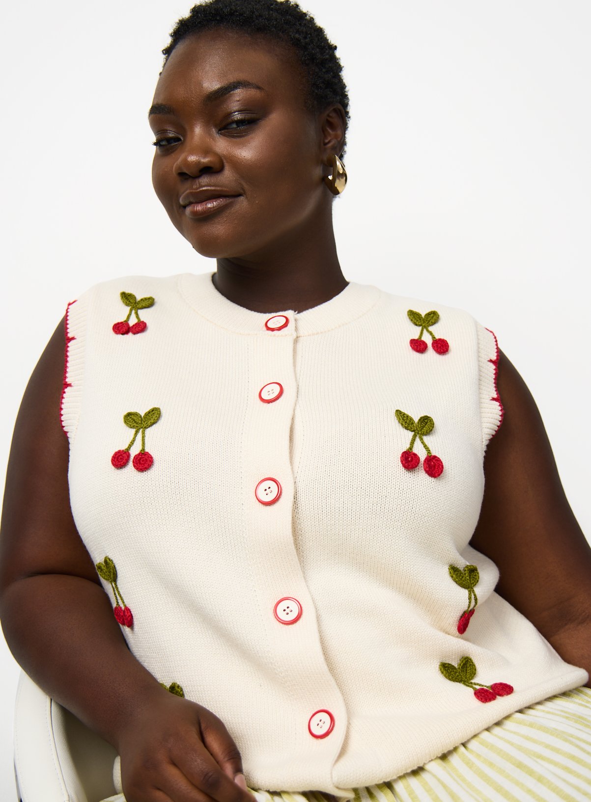Cream Cherry Appliqué Knitted Sleeveless Cardigan 