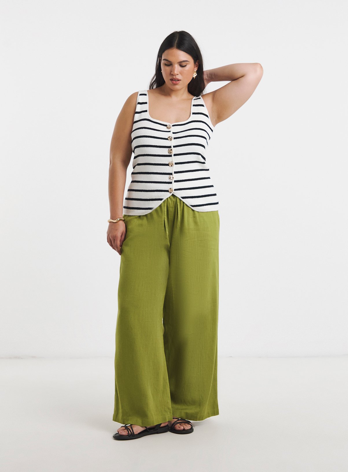 SIMPLY BE Scoop Neck Vest with Button Detail 