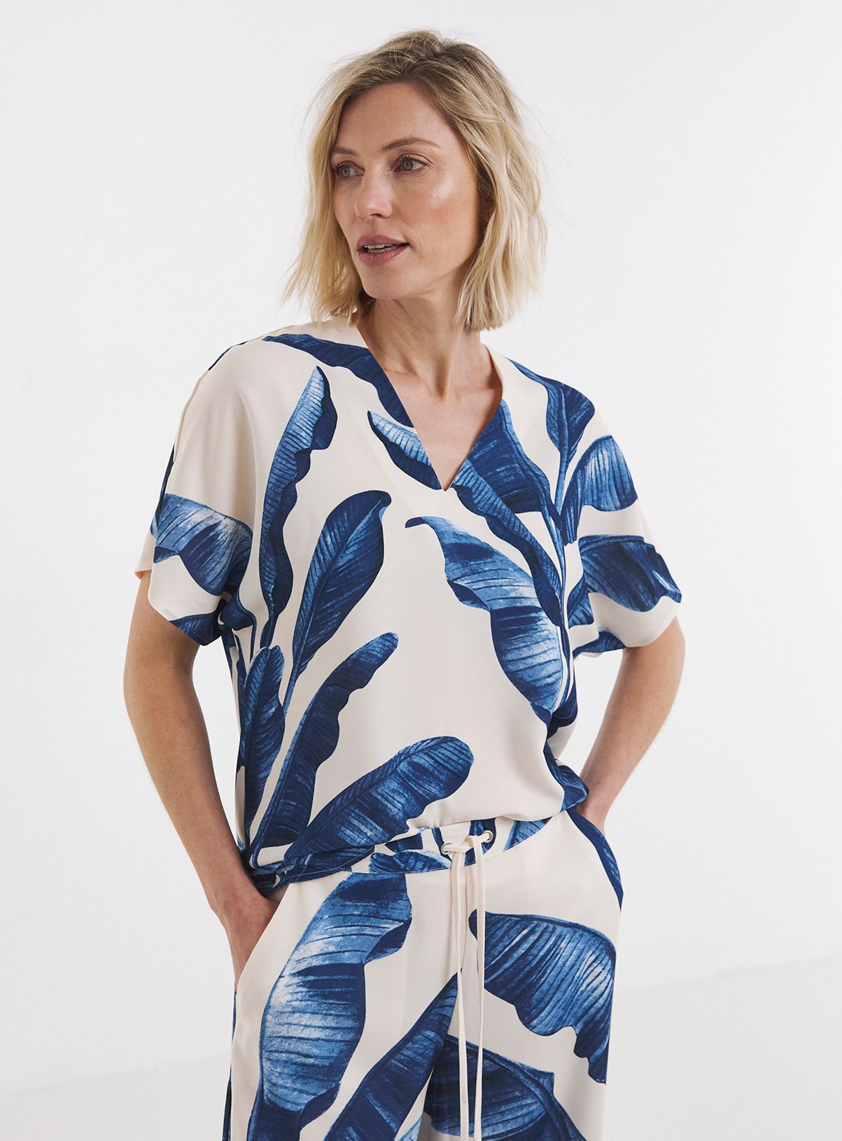 JD WILLIAMS Palm Print V Neck Tunic Top 20
