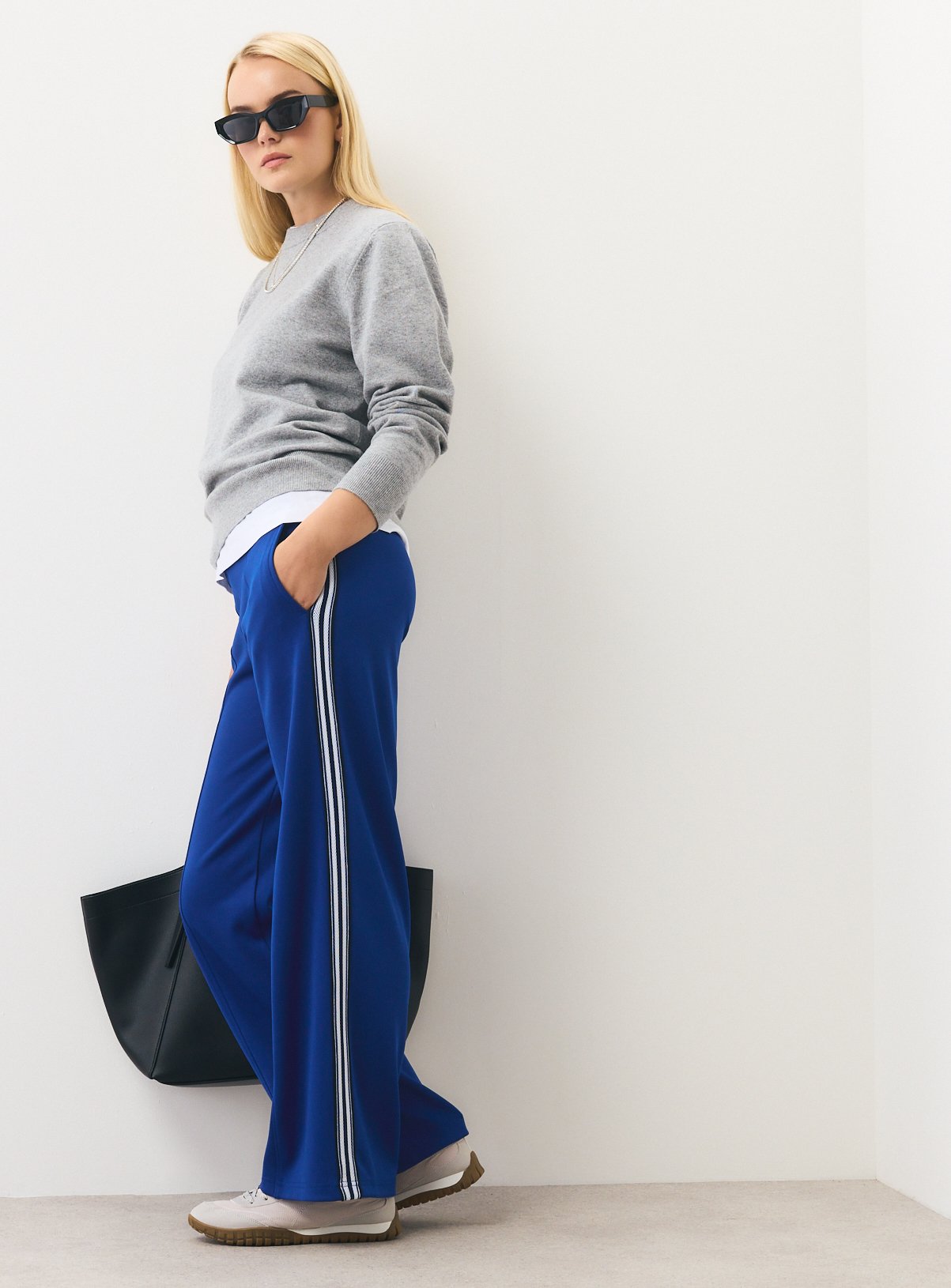 Wide Leg Tricot Piping Joggers 