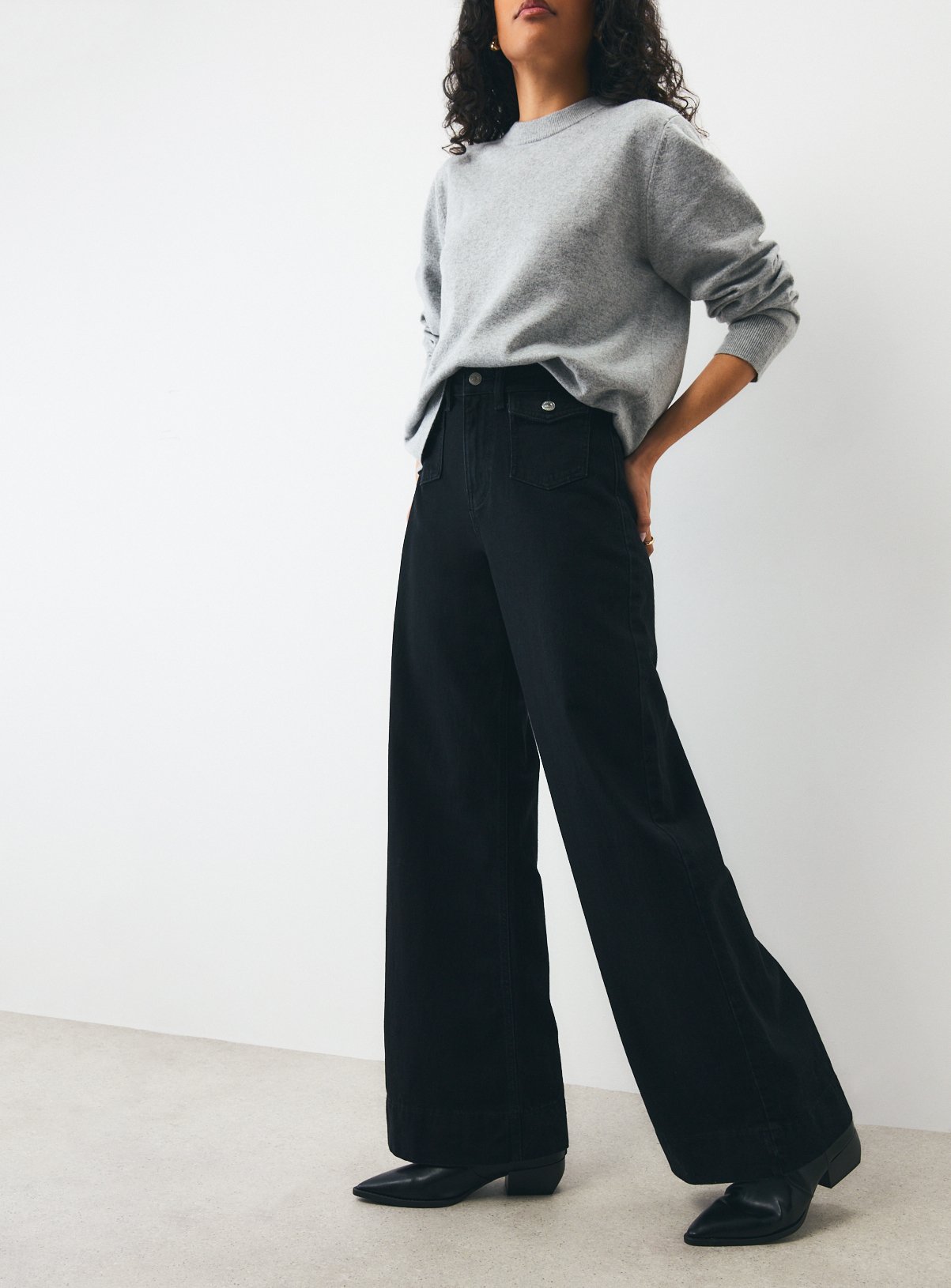 Patch Pocket Relaxed Flare Jeans 