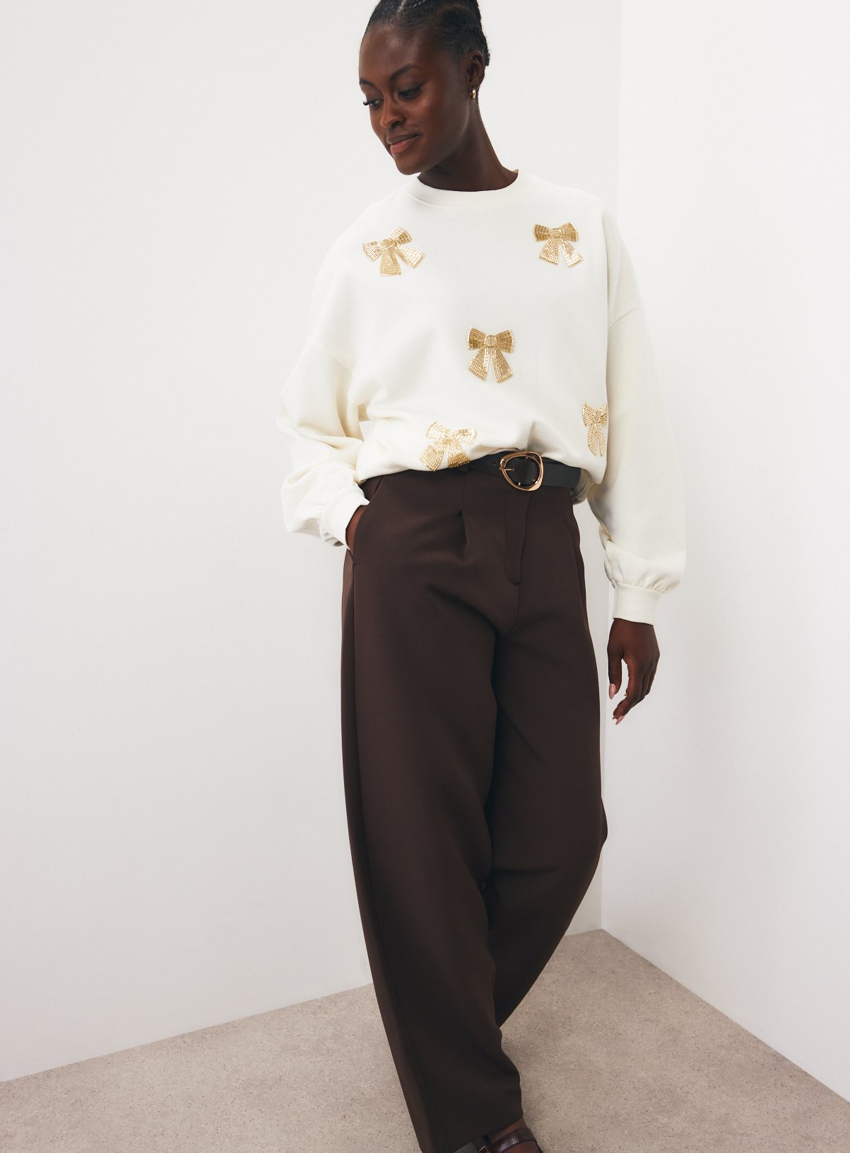 Cream Beaded Bow Sweatshirt 