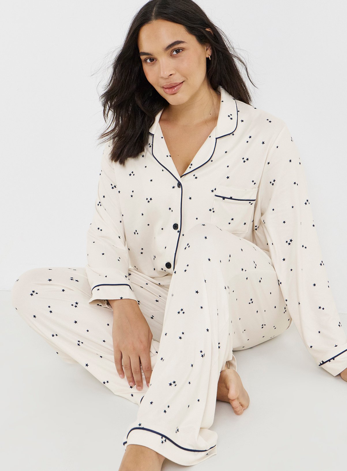 SIMPLY BE Star Soft Knit Button Pyjama Set 