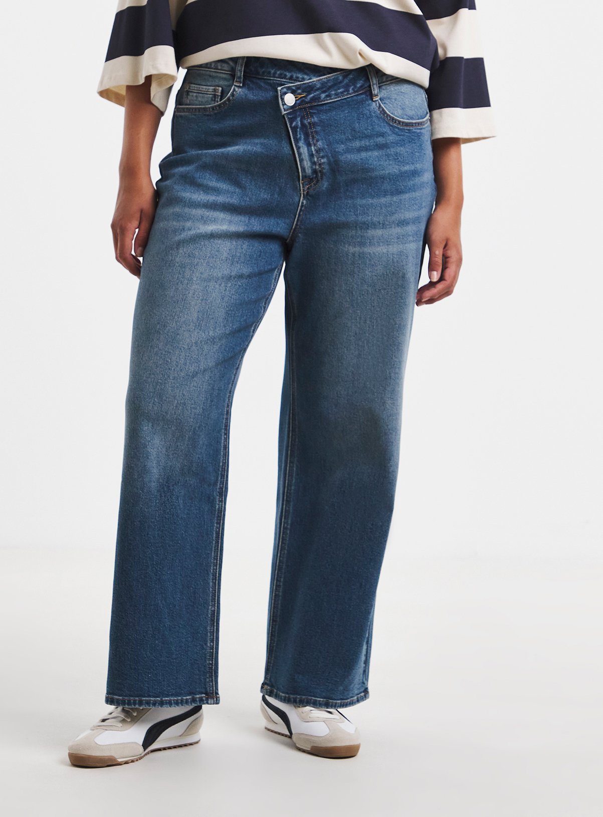 SIMPLY BE Crossover Staight Leg Jeans 