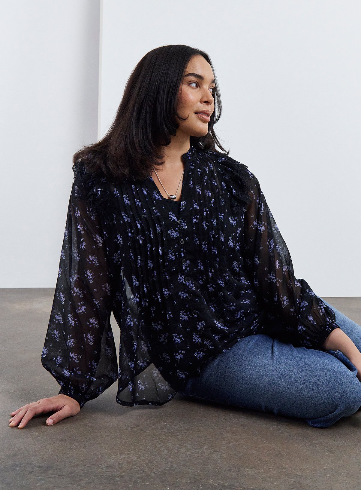 SIMPLY BE Ditsy Tuxedo Detail Blouse 
