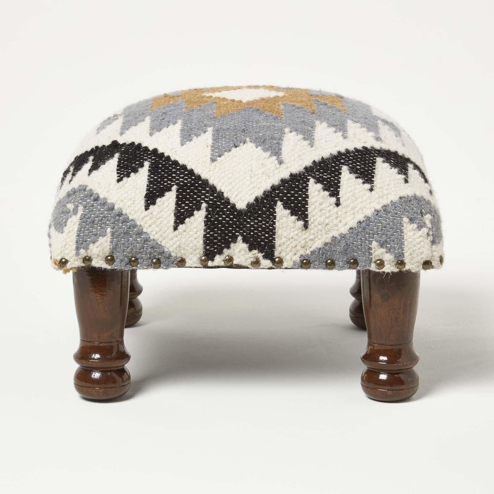 Homescapes Agra Handwoven Kilim Footstool – 40 x 40 cm