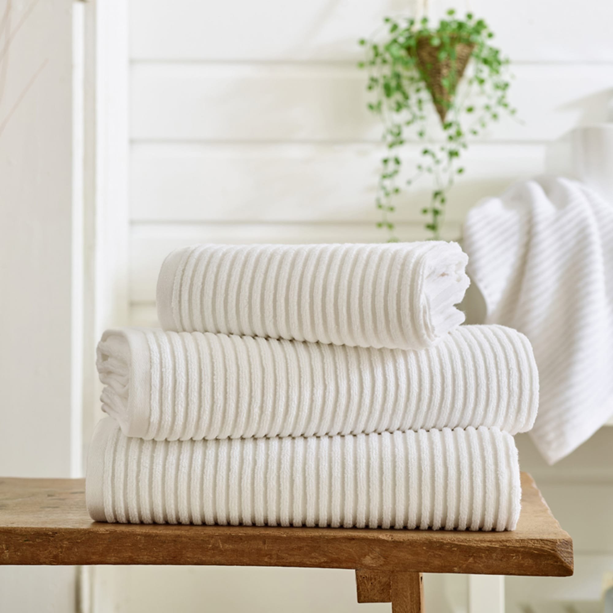 Deyongs Sereno Soft Textured Cotton Hand Towel - White