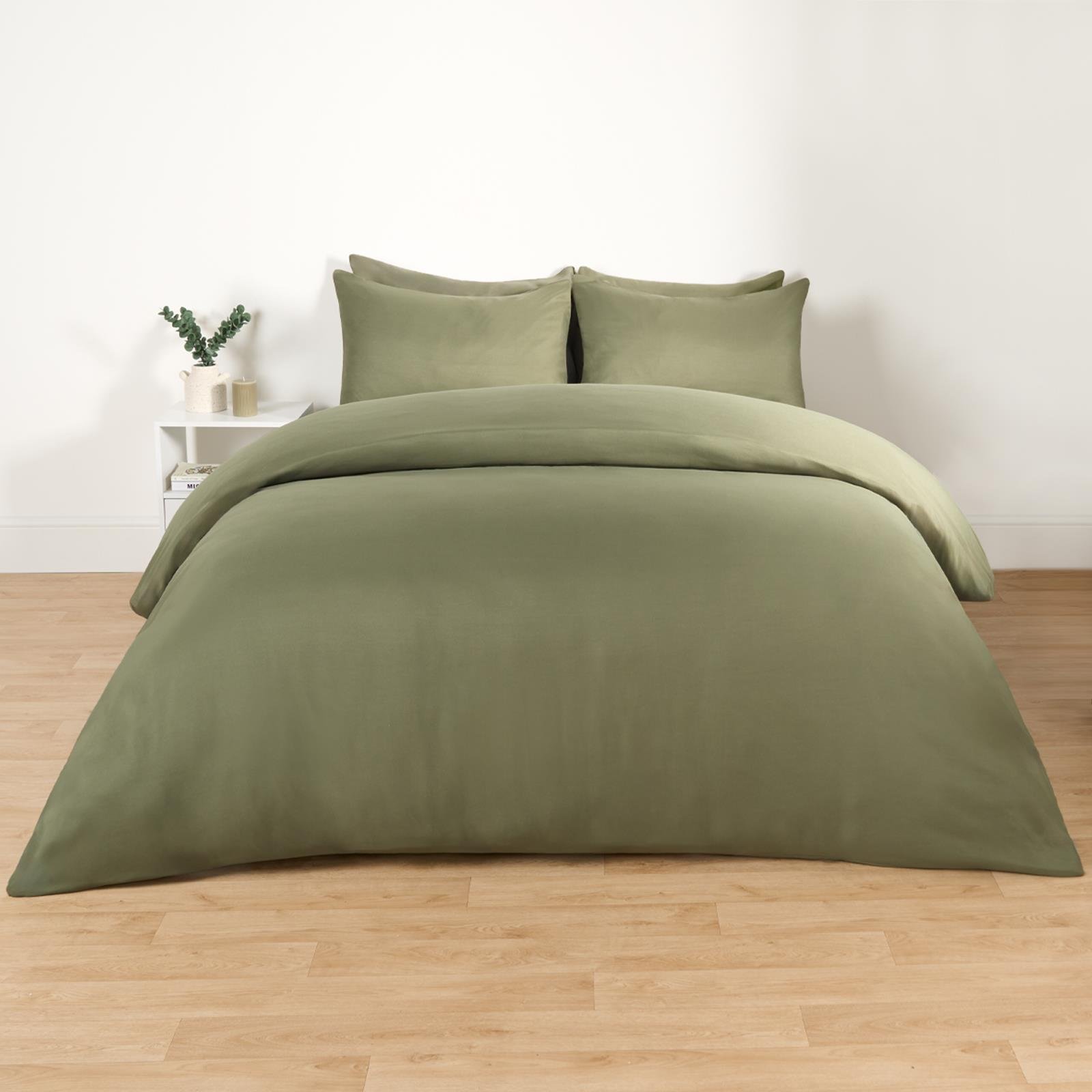 OHS Plain Dyed Microfibre Duvet Cover Set Bedding Woodland Green - King