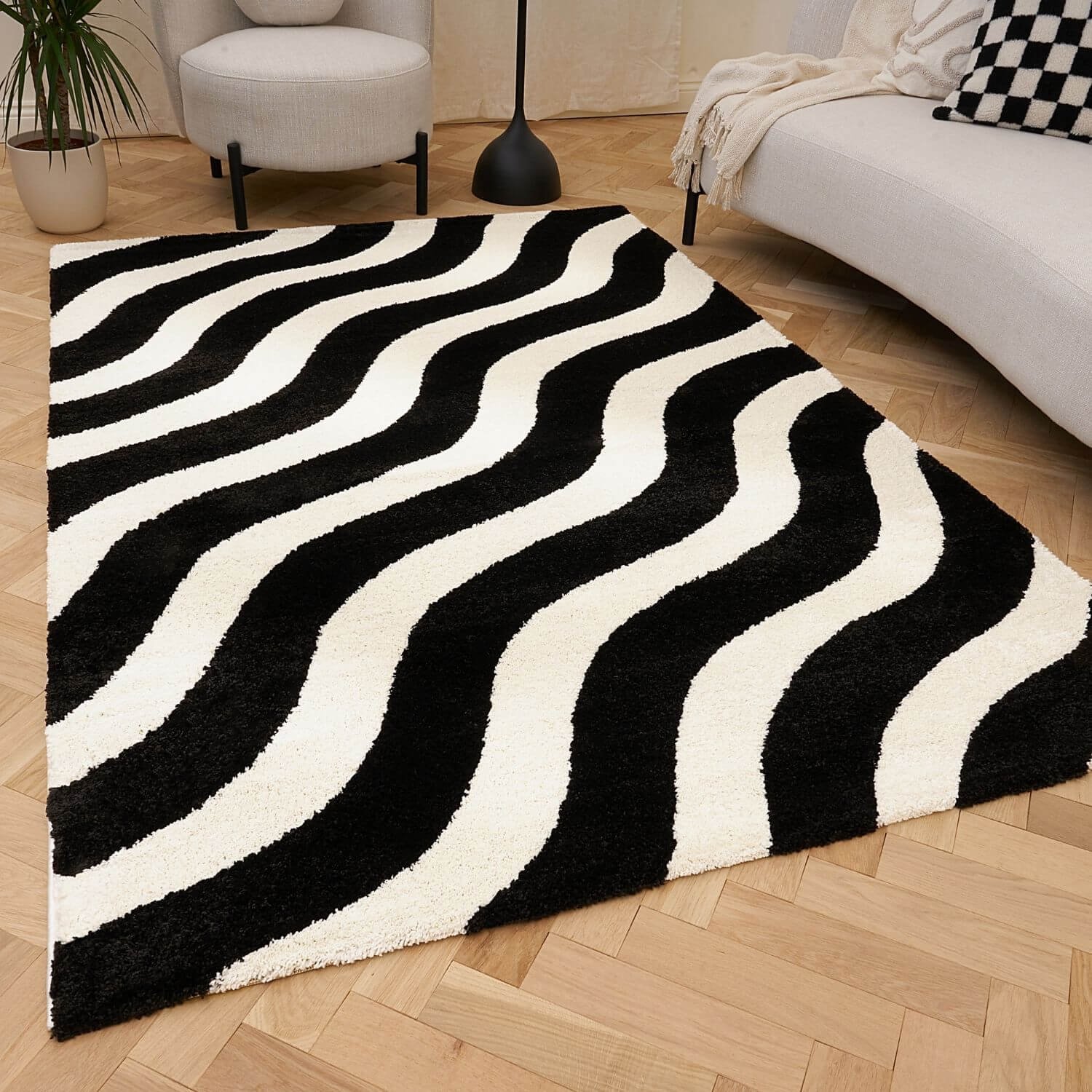 The Rugs Black and White Joli Wavy Rug - 80 x 150cm