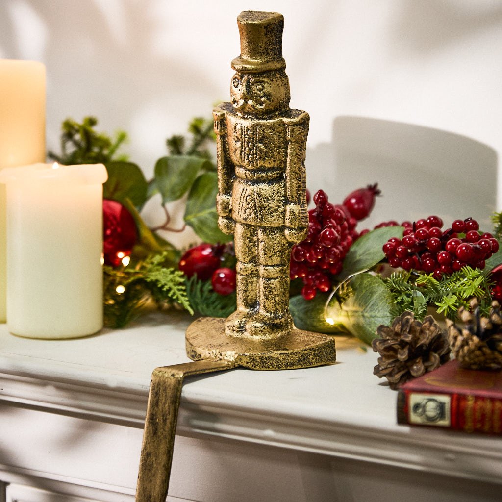 Dibor Iron Nutcracker Stocking Holder - Gold