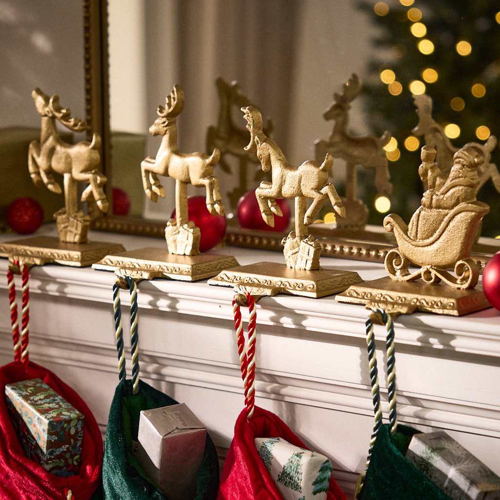 Dibor Iron Stocking Holders Set Of 4 - Gold