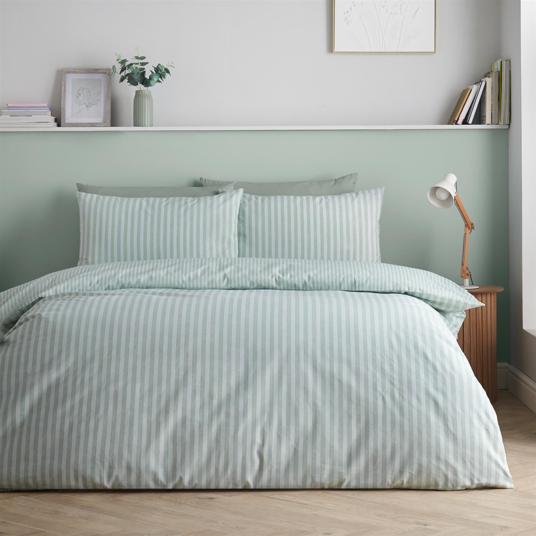 Catherine Lansfield Epping Texture Stripe Duvet Cover Set - King - Green