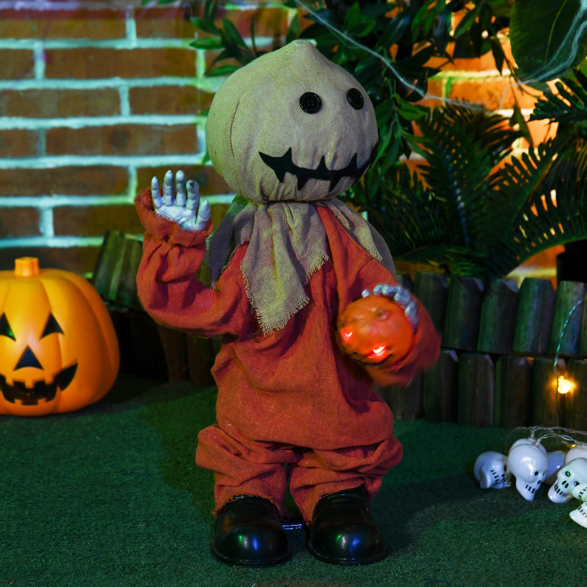 HOMCOM 2.5ft Animated Halloween Standing Scarecrow Decoration
