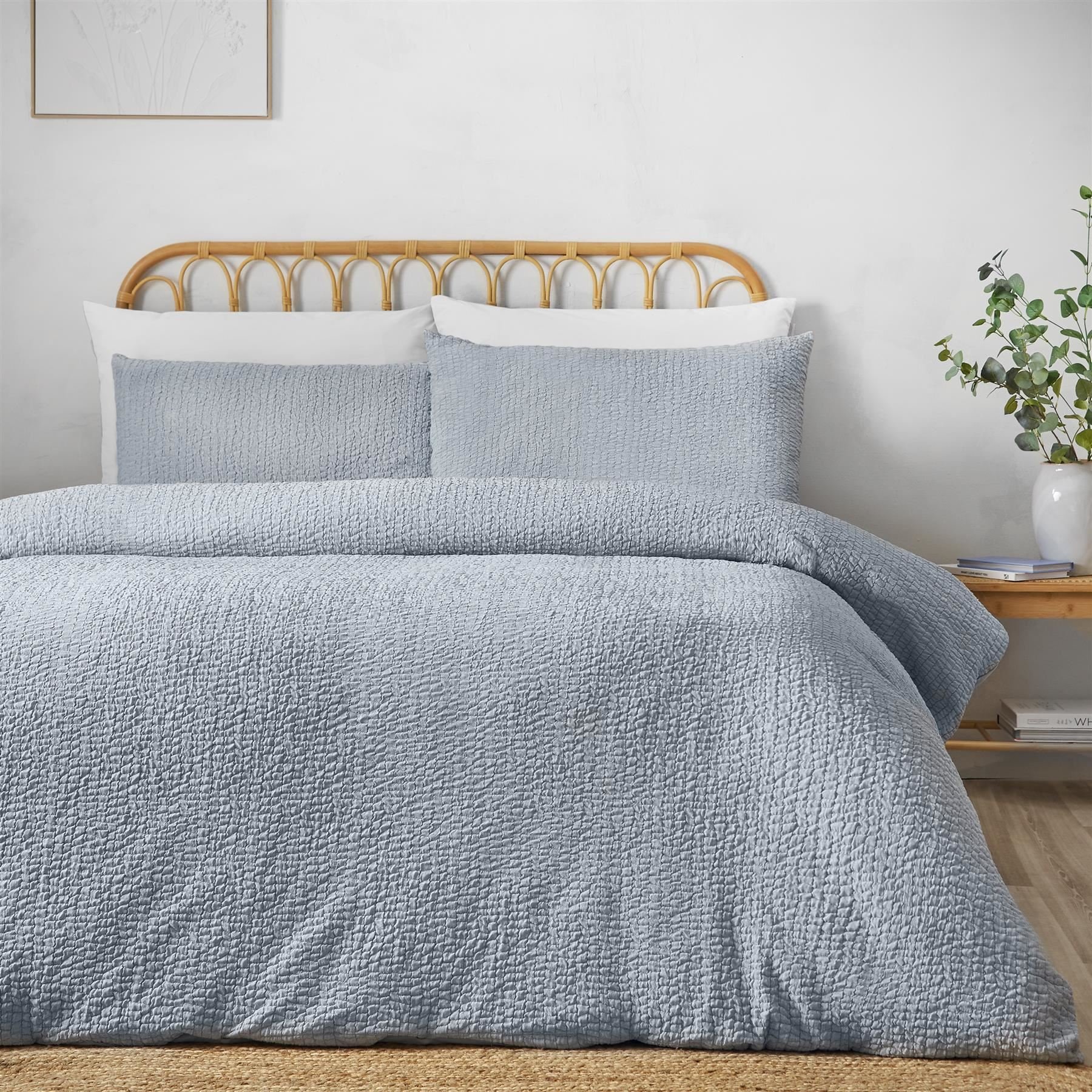 Catherine Lansfield Crinkle Seersucker Duvet Cover Set - Single - Blue