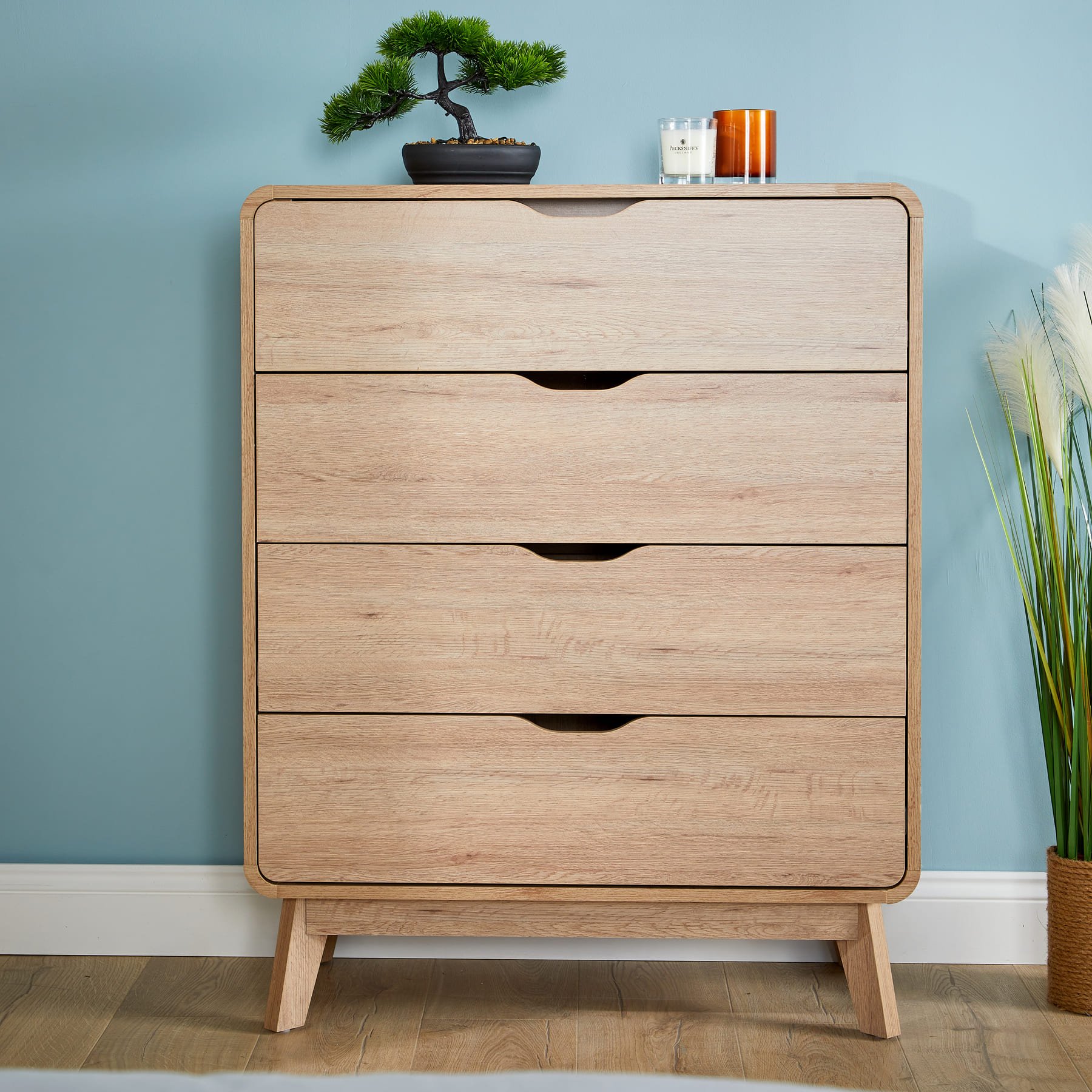 Home Source Nordica 4 Drawer Chest – Oak