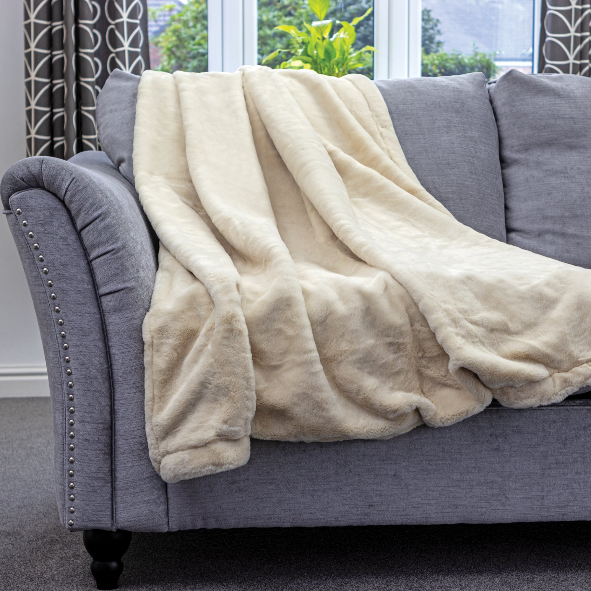 Dreamcatcher Faux Fur Fleece Blanket Throw - 160 x 130cm - Cream