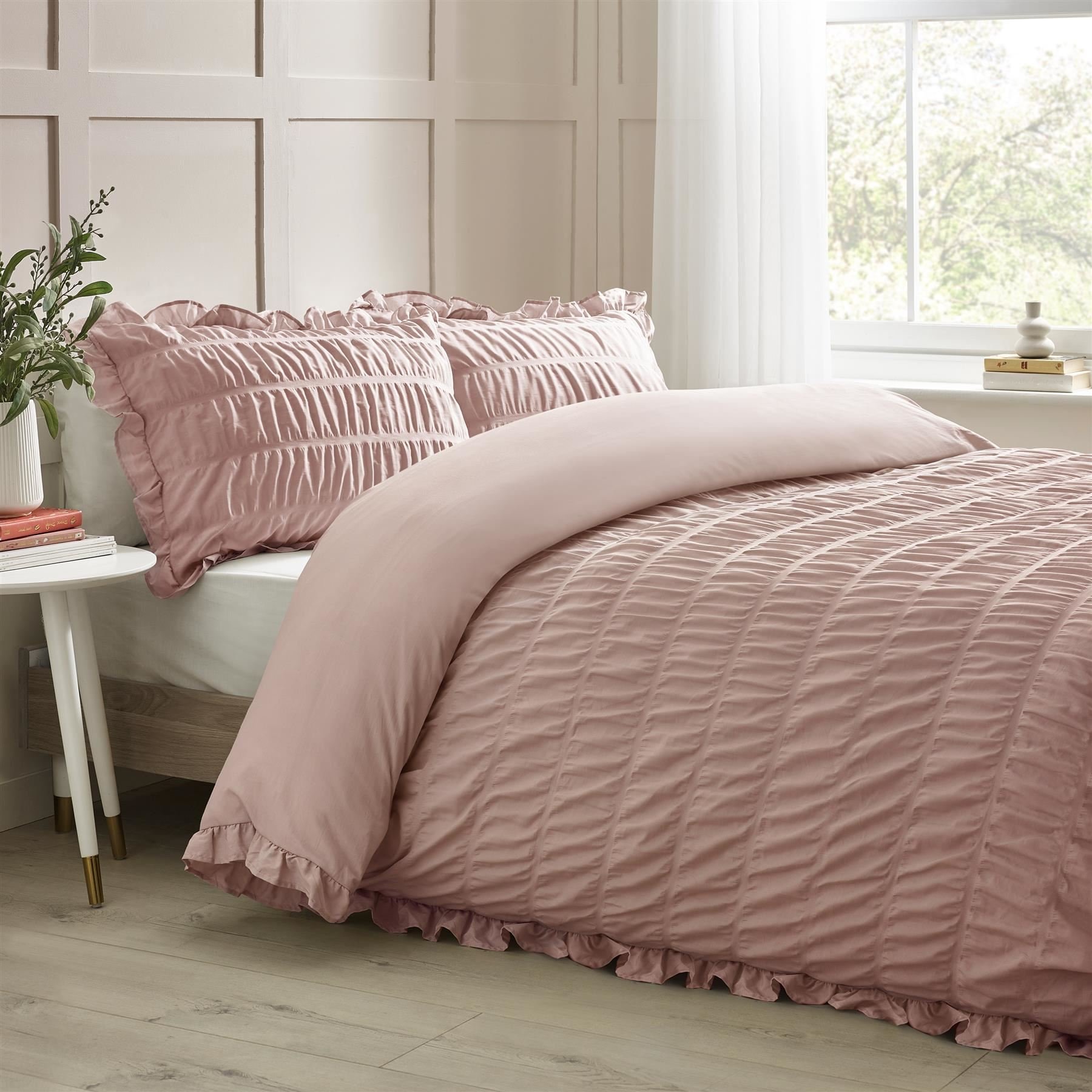 Catherine Lansfield Seersucker Frill Duvet Cover Set - Double - Pink