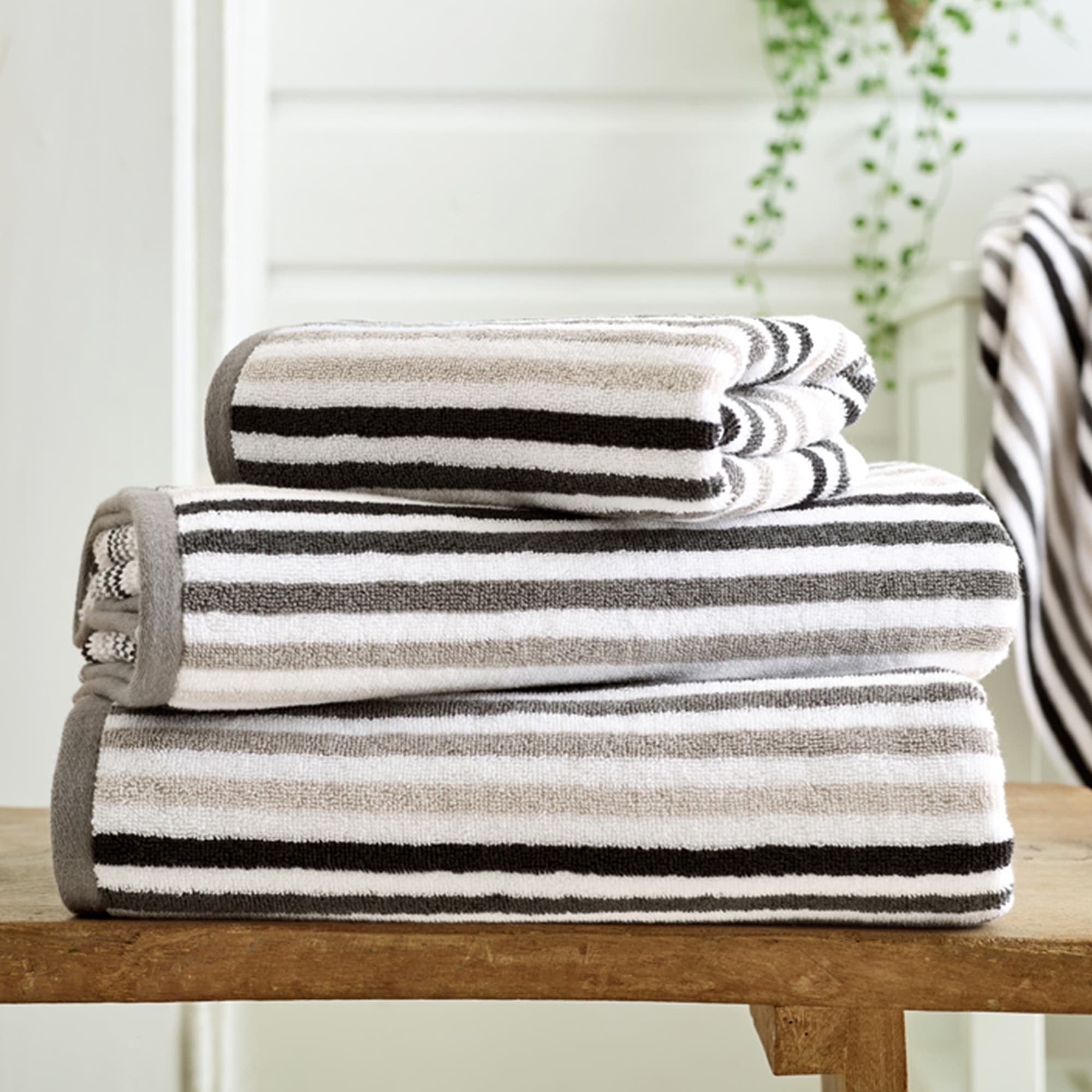 Deyongs Bliss Linear Stripe Cotton Hand Towel - Chrome