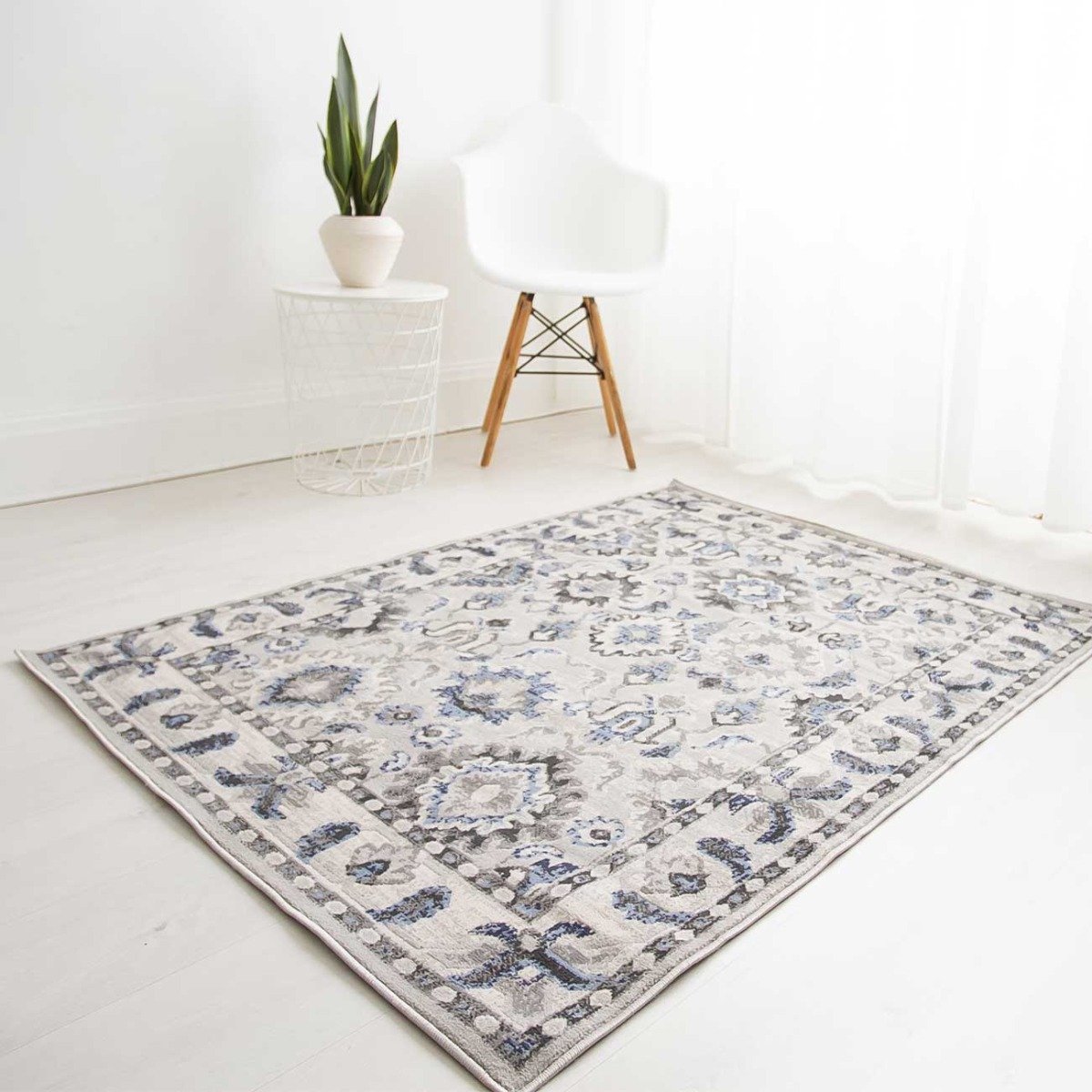 Mega Flooring Blue Traditional Bordered Rug - 160 x 230cm