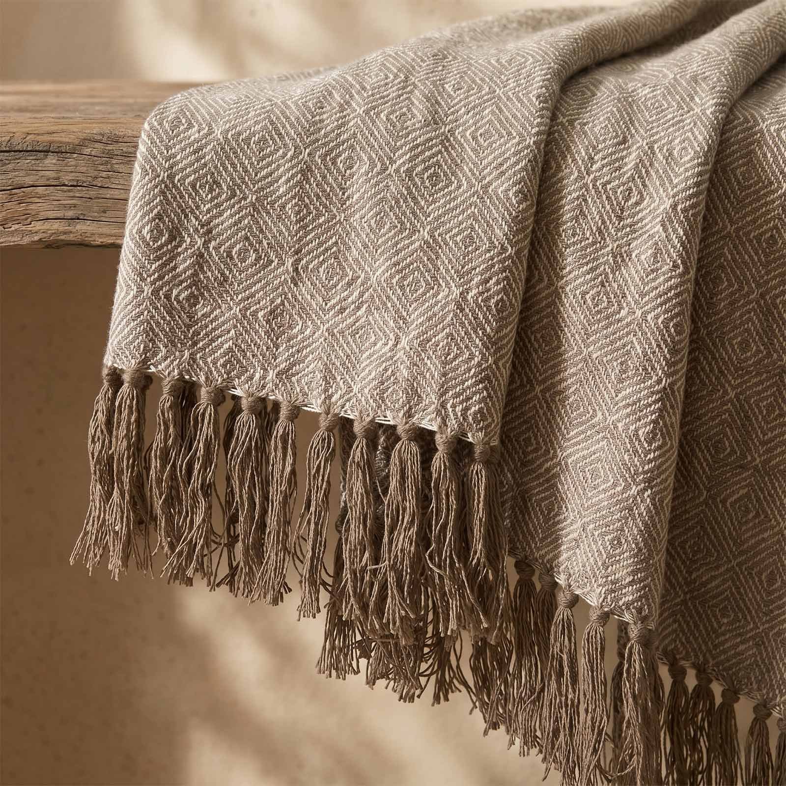 Homescapes Cotton Malda Diamond Throw - 255 x 360 cm - Coffee